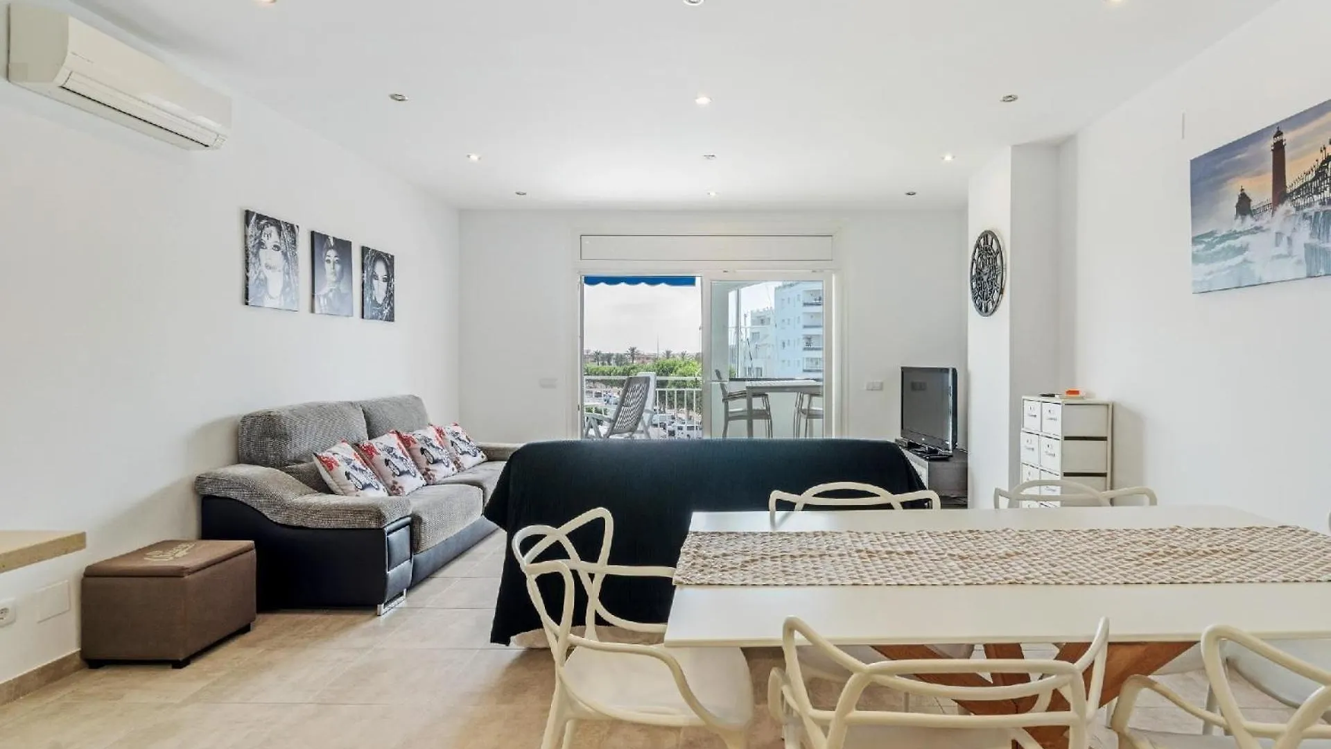 Ferienwohnung Fuer 5 Personen Ca 90 Qm In Empuriabrava, Costa Brava Golf De Roses Spain